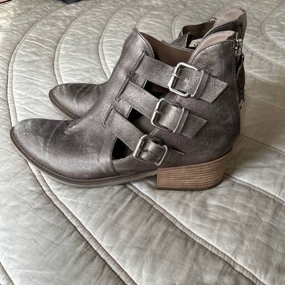 Yoox Imported Leather Ankle Boot - Picture 1 of 4